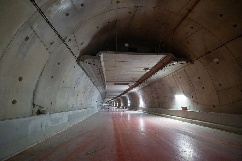 Przejechaliśmy najdłuższym podwodnym tunelem w Polsce. Tak będzie można dojechać do Świnoujścia