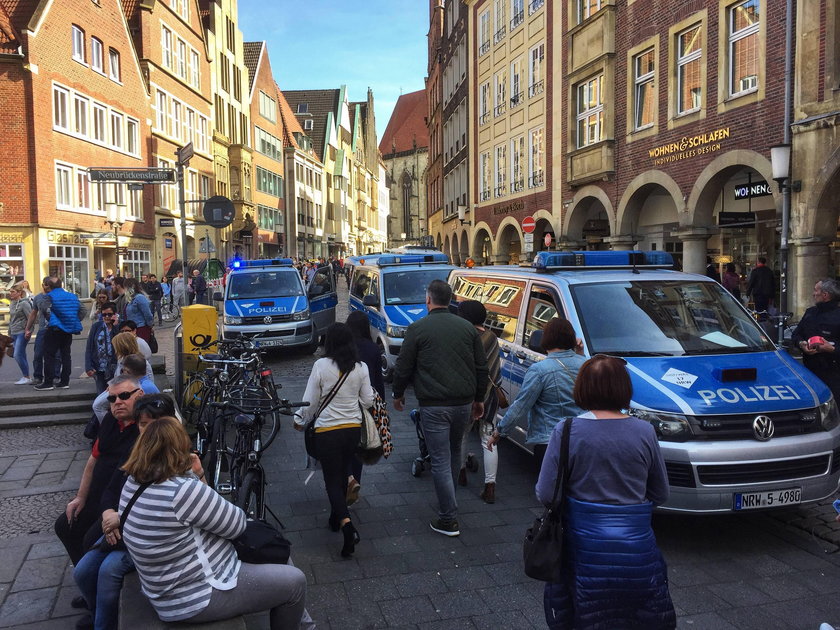 Münster. Samochód wjechał w tłum ludzi. Są zabici i ranni