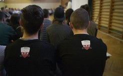 'Żołnierz' w szkole niemile widziany. Placówki kręcą nosem na odzież patriotyczną