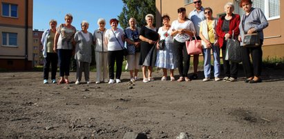 Mamy dość tego gruzowiska! Lokatorzy walczą o normalne dojście do swoich mieszkań