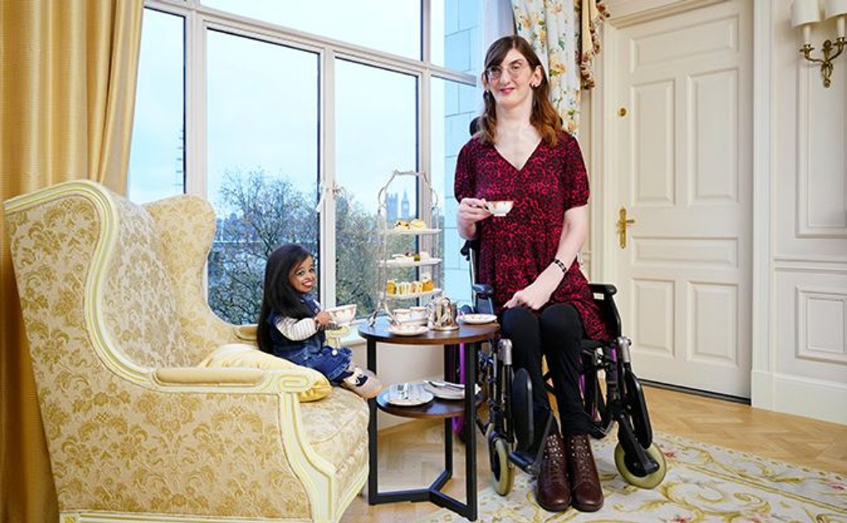 Jyoti Amge i Rumeysa Gelgi