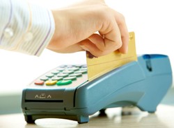 Jedziesz za granicę? Zabierz ze sobą kartę