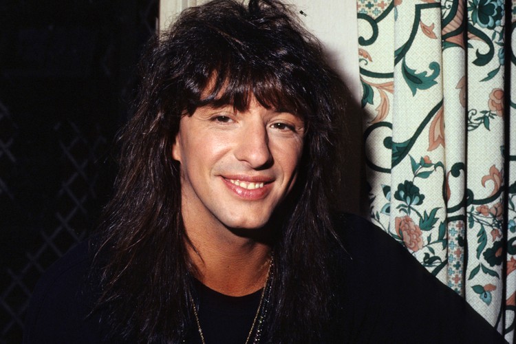 Richie Sambora w Londynie w roku 1990