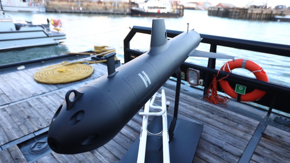 Podvodna jedrilica "SG-1 Fatom"