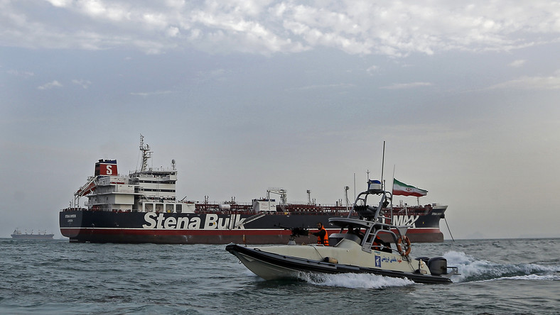Chcąc zapewnić ochronę statków handlowych w cieśninie Omruz, brytyjski minister spraw zagranicznych Jeremy Hunt zapowiedział możliwość utworzenia europejskiej misji morskiej. Ma to związek z piątkowym przejęciem przez irańską Gwardię Rewolucyjną tankowca Stena Impero.