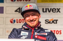 Adam Małysz wspomógł napojami energetycznymi personel szpitala w Cieszynie