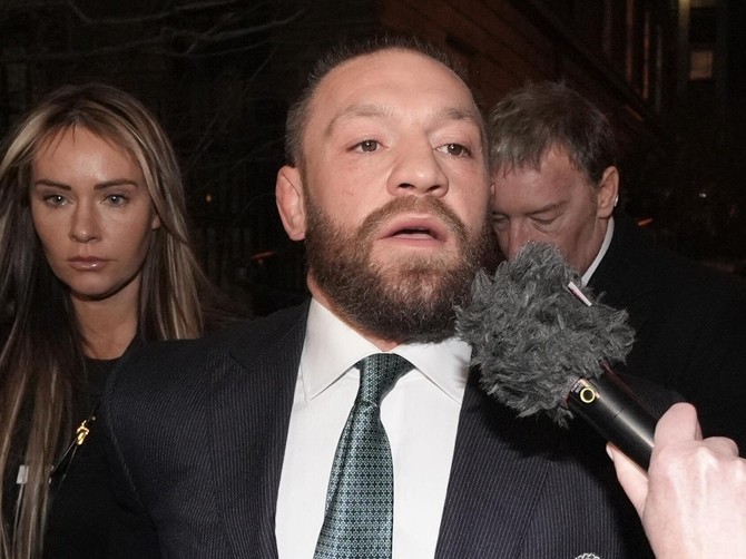 Di Devlin i Konor Mekgregor