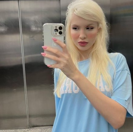 Krásna Sabrina takú reakciu nečakala.