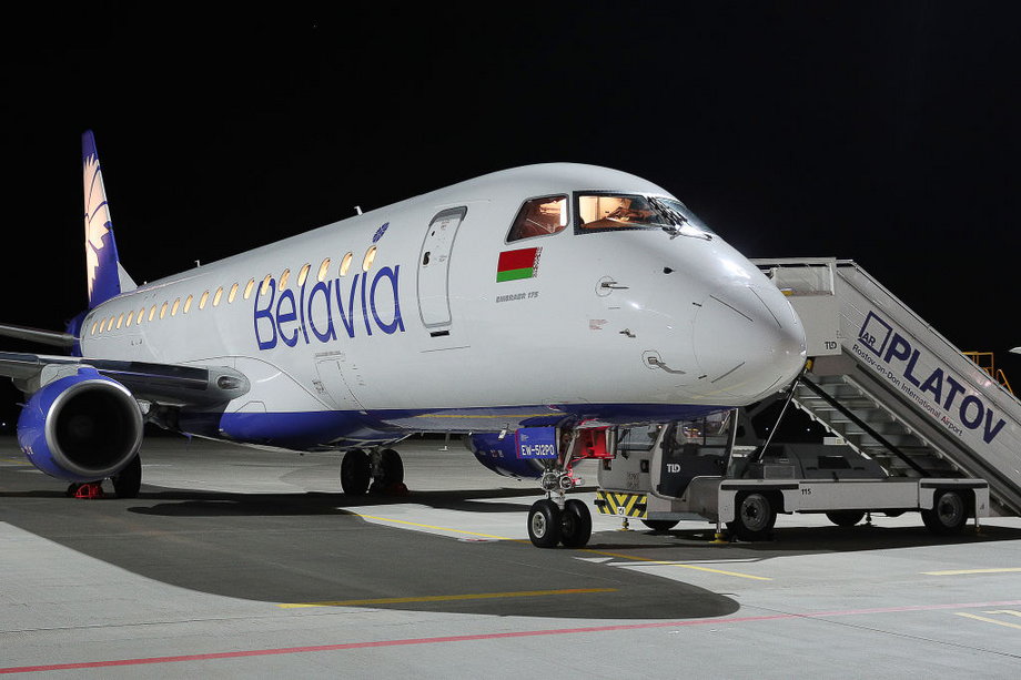 Embraer 175 linii lotniczych Belavia we współczesnym malowaniu. 