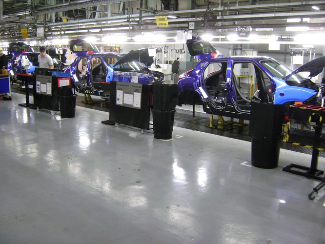 Produkcja Infiniti Q30 i QX30 będzie się odbywać na linii nr 2, gdzie produkowane są obecnie, w systemie dwuzmianowym, Nissan Juke (na zdjęciu), Juke Nismo RS i Nissan Note.