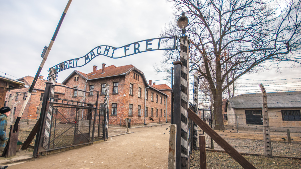 Izraelski dziennik "Haarec" o izraelsko-polskiej ceremonii w Auschwitz