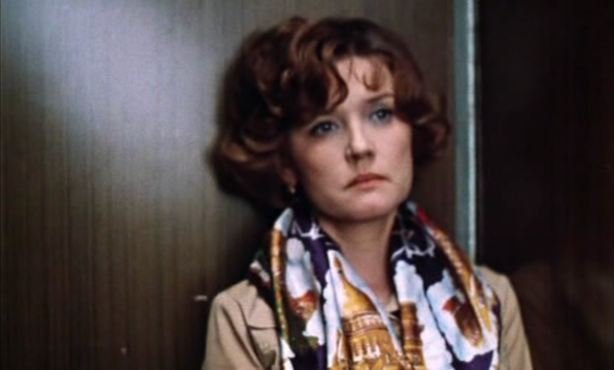 Ruská herečka Vera Alentova vo filme Moskva slzám neverí.