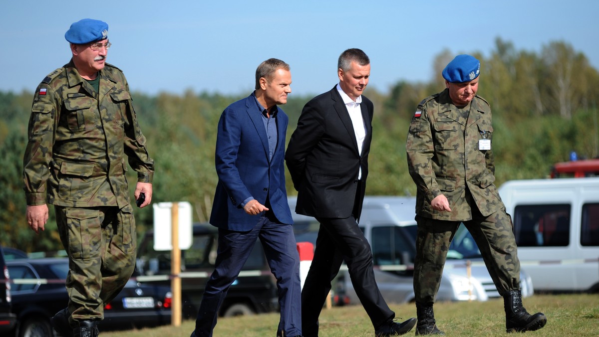 Wywiadu wojskowego nie należy łączyć z cywilnym - uważa szef MON Tomasz Siemoniak, który razem z ministrem SW kieruje pracami zespołu przygotowującego reformę służb specjalnych. Według niego, od działań wywiadu wojskowego zależy m.in. sukces każdej kampanii wojskowej.