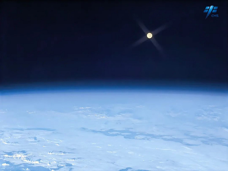 Zdjęcia Ziemi i Księżyca wykonane przez tajkonautów z misji Shenzhou 14