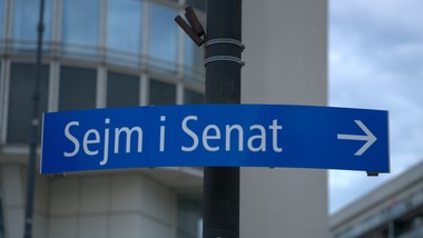 budżet na 2026 r. wraca do komisji senatu. dziesiątki poprawek po deba