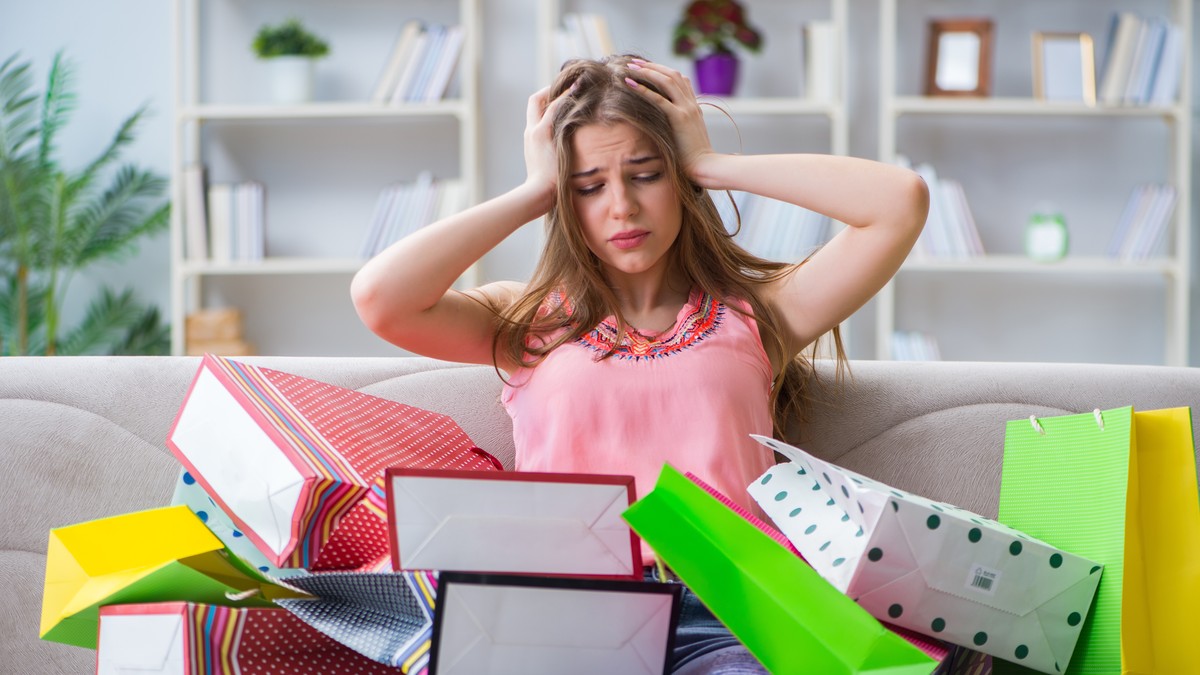 Kod zavisnosti od kupovine javlja se osećaj kajanja ili krivice zbog stvari koje su kupljene