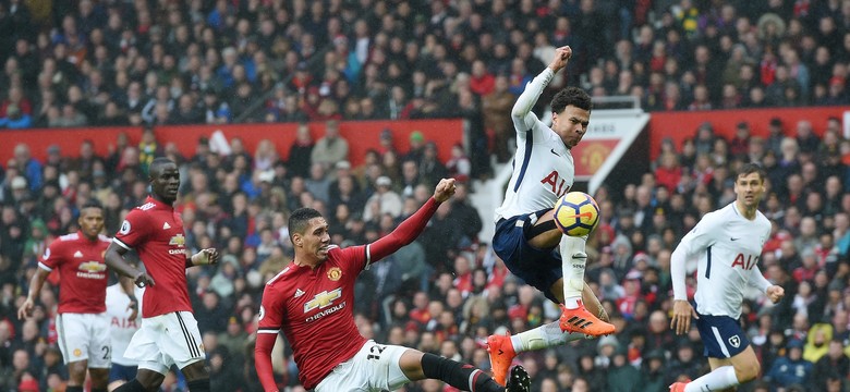 Liga angielska: Chelsea bliżej czołówki, duet z Manchesteru na czele [WIDEO]