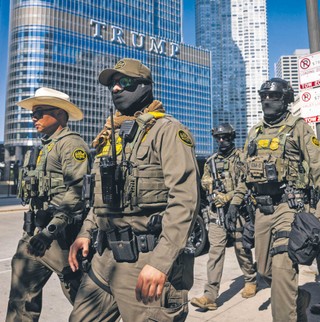 Więksi od FBI. Jak Trump rozbudowuje służby imigracyjne