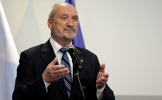 Macierewicz zauważył, że w zestawieniu możliwościami NATO to są siły niewystarczające do skutecznego zaatakowania