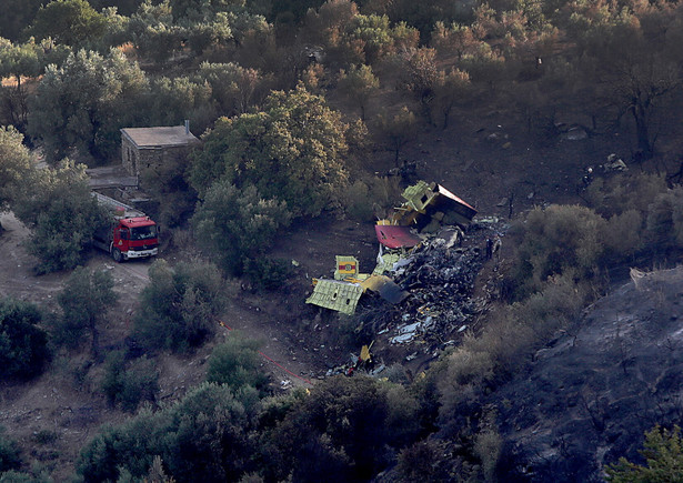 Szczątki samolotu gaśniczego, który rozbił się w Grecji