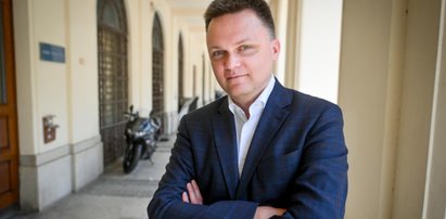 Obiecał, że ujawni majątek tuż po wyborach. Co ukrywa Szymon Hołownia?