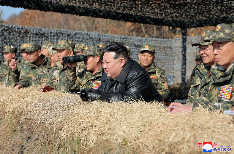 Północnokoreański przywódca nadzorował ćwiczenia na poligonie