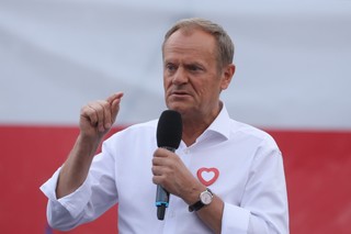 Tusk na wiecu: Niech popłynie apel, żeby piętnastego października pogonić Kaczyńskiego