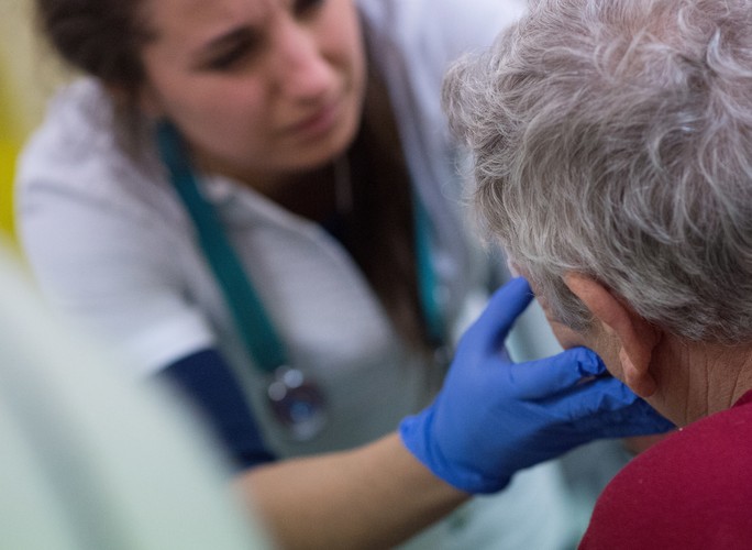 ŁÓDŹ. UDZIELANIE POMOCY PO ZABAWIE SYLWESTROWEJ