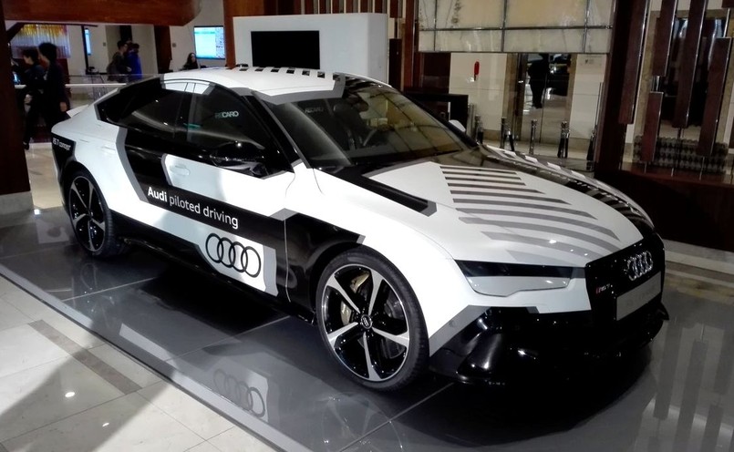 Gość specjalny konferencji pt. "Autonomiczna przyszłość transportu drogowego": "Bobby", czyli Audi RS 7 Sportback piloted driving concept