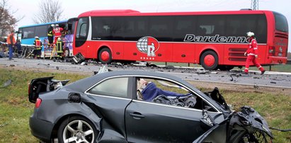 Piłkarz wjechał w bus z dziećmi. Zabił...