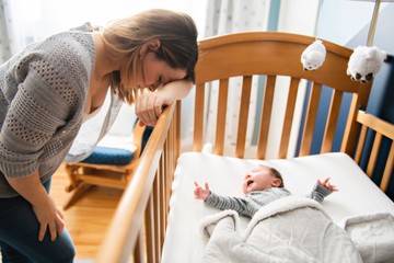 Szülés utáni depresszió: így hat a megugró felelősségérzet az anyákra