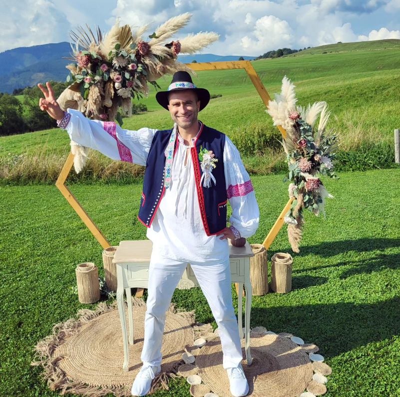 Dabingový herec Michal Domonkos.