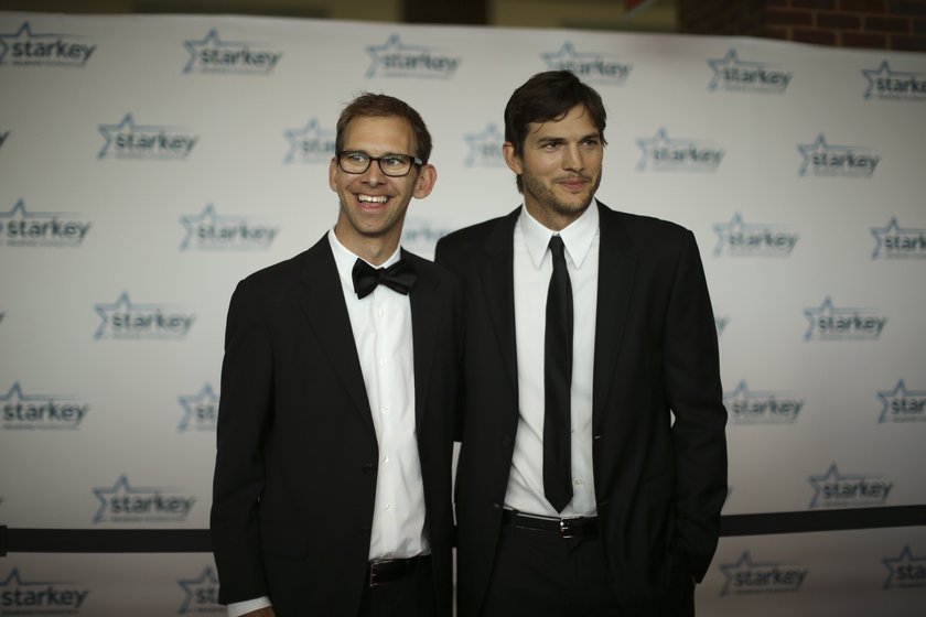 Ashton Kutcher i jego brat bliźniak, Michael Kutcher