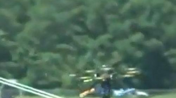 Emberekre zuhant egy drón a bikafuttatáson! - Videó