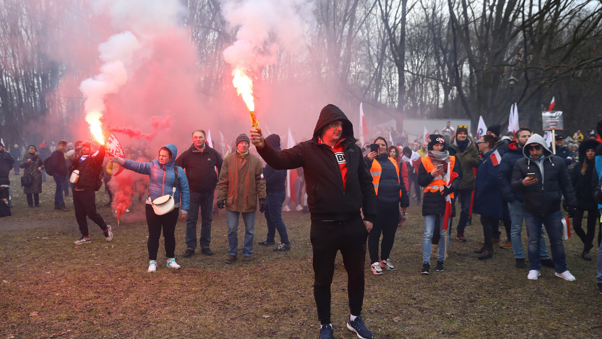 Protest przeciwników obostrzeń w Warszawie