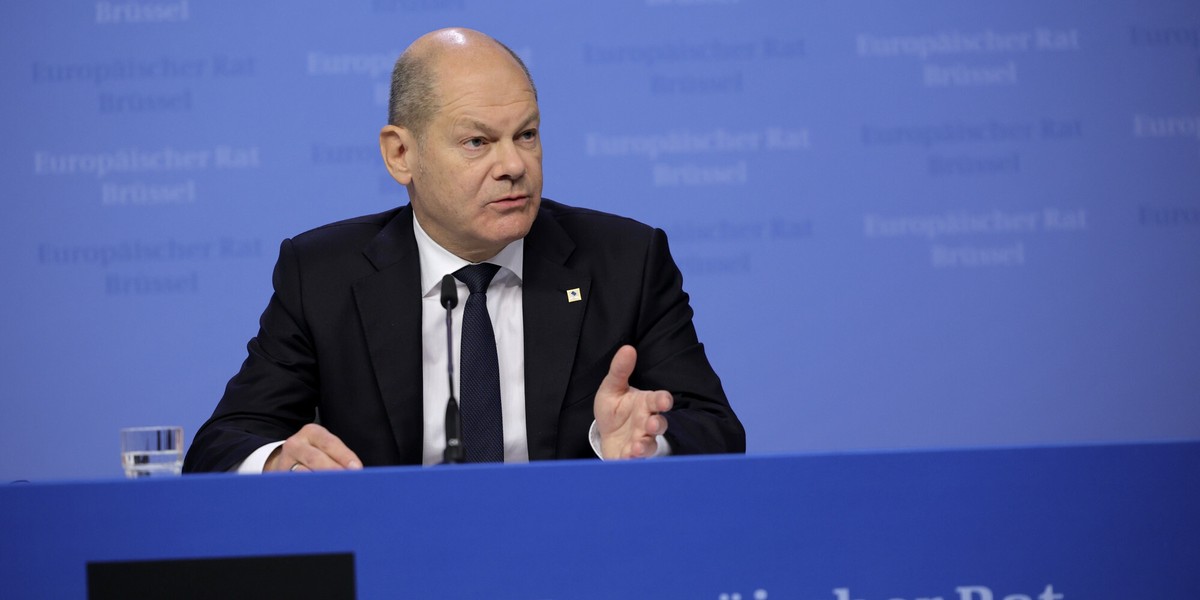 Kanclerz Niemiec Olaf Scholz musi mierzyć się z poważnym spowolnieniem gospodarczym.