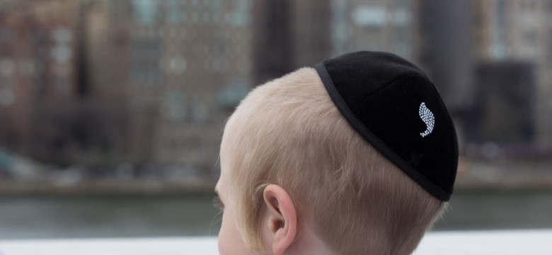 "Dzieci będą nosić czapki z daszkiem zamiast jarmułki". Fala antysemickich ataków w Niemczech