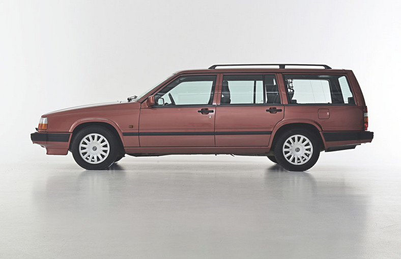 Volvo 945
lata prod. 1990-98