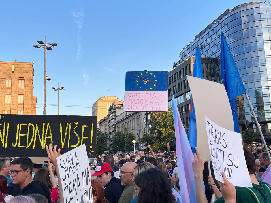 Transparenti i atmosfera na demonstracijama