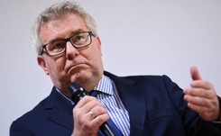 Dymisja premiera? 'Z równym skutkiem KO może zgłaszać wniosek, by Czarnecki został cesarzem Chin'