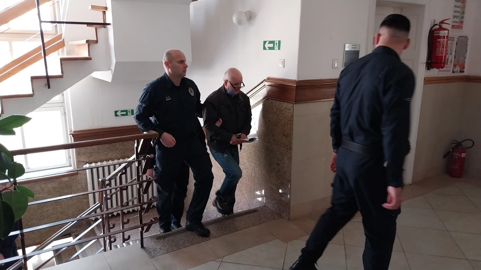 Zatvorski stražari privode Gorana Džonića na suđenje  