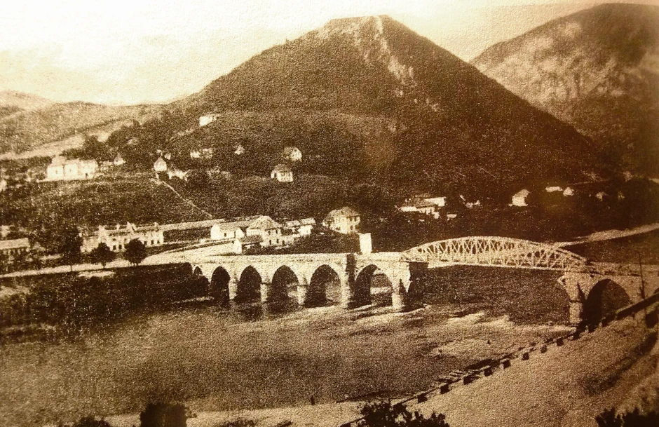 Višegradski most posle oštećenja u Drugom svetskom ratu