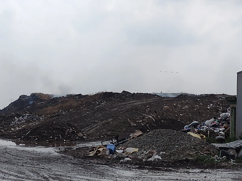 Nedelju dana vatra tinja na deponiji