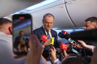 Tusk: Sytuacja na froncie jest krytyczna, czekamy na 60 miliardów dolarów dla Ukrainy