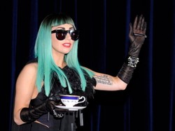 Lady Gaga nie musi już nagrywać – świetnie sprzedaje filiżanki!