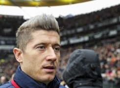 Liga niemiecka: Lewandowski 'grzał' ławkę rezerwowych. Bayern mistrzem jesieni [WIDEO]