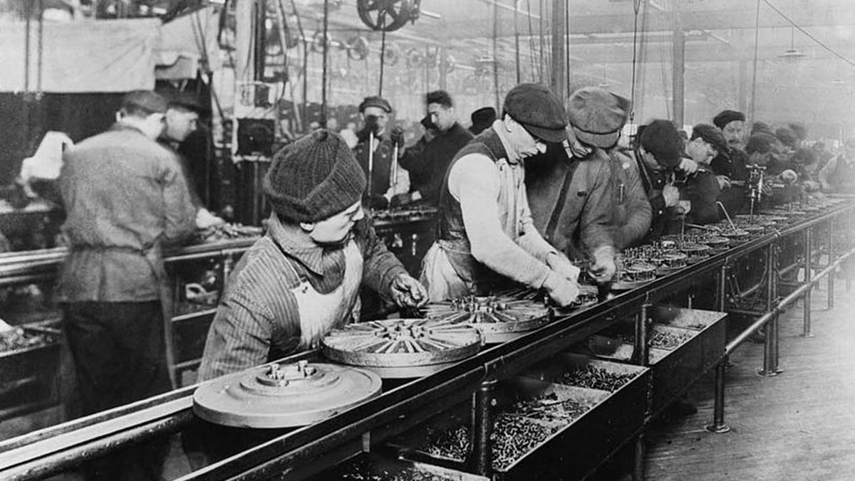 Wielki kryzys 1929 r. zakończył epokę nie tylko wyjątkowo szybkiego rozwoju gospodarczego USA, ale i znacznie obniżył wysoką stopę życiową robotników amerykańskich, kojarzoną ze słynnym „American dream”. Ówczesnego poziomu życia pracowników pod pewnymi względami nie udało się odbudować do dzisiaj.