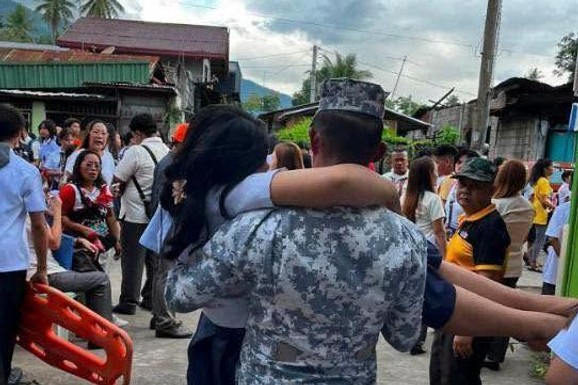 Zemljotres na početku školske godine na Filipinima, najmanje