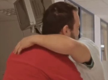 Evo šta su deca neba koju Aleksa Balašević spominje nakon rođenja sina Đorđa: SNIMLJEN JE KAKO SE GRLI SA DOKTOROM