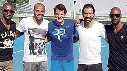 Focistákkal fotózkodott Federer